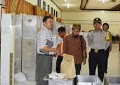  Tak Temui Kendala, KPU Kuansing Selesai Distribusikan Logistik Pilgubri